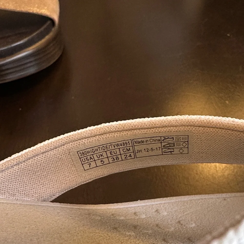 Vionic High Tide Sandals in Beige Women's US Size 7 - Picture 7 of 9